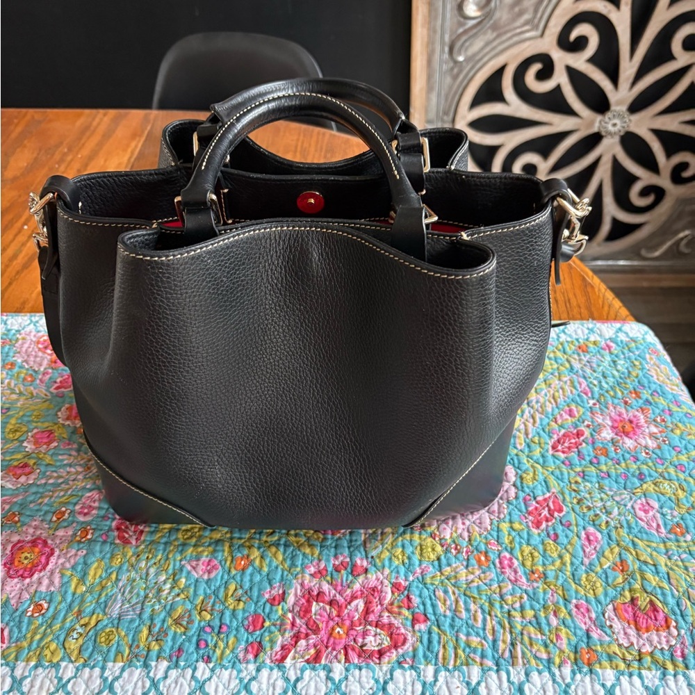 Dooney and Bourke  Black Leather Shoulder Bag - Picture 2 of 3